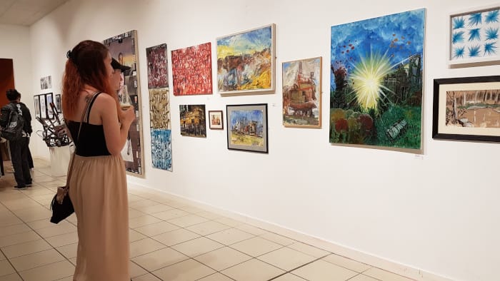 modern art exhibition by ezeeart